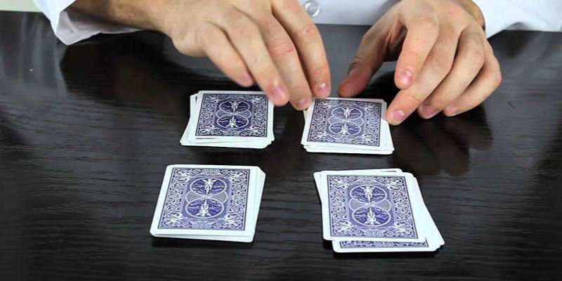 5 cách nhìn xuyên bài - Cạo lên mặt bài 